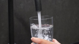 Innowacyjne kryształy oczyszczają wodę z metali bez usuwania przy tym cennych jonów. To szansa na rozwiązanie problemu niedoboru wody [DEPESZA] News powiązane z niedobory wody