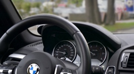 Szybkie i luksusowe BMW w raportach historii pojazdu Biuro prasowe