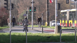Rowery i hulajnogi na przejściu dla pieszych - jesień 2021 r. [przebitki] News powiązane z rowery
