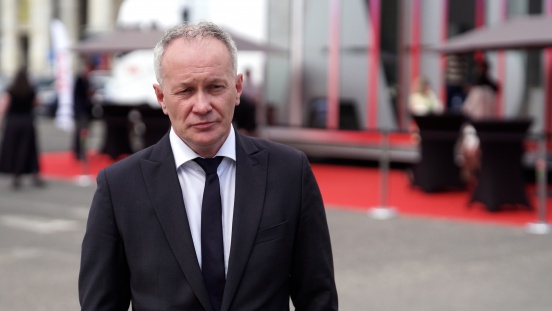 Przemysł nie rezygnuje z inwestycji mimo dużej niepewności. Napędzają je wysokie ceny energii