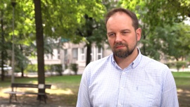 Polscy naukowcy pracują nad nowymi materiałami do chłodzenia i ogrzewania budynków. Inspiracją jest budowa motyli