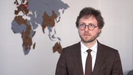 Niepewność powodowana amerykańskimi cłami wstrzymuje inwestycje. Firmy skupiają się na gromadzeniu zapasów News powiązane z Chiny