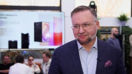 Kategoria składanych smartfonów rośnie szybciej niż cały rynek. Napędzają ją większe ekrany i nowe formy urządzeń