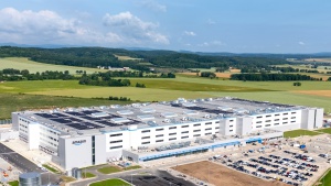 Ponad tysiąc nowych miejsc pracy. Amazon otwiera w Dobromierzu swoje najbardziej zaawansowane technologicznie centrum logistyczne w Polsce Biuro prasowe