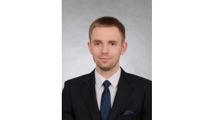 CZY AUTOMATYZACJA I ROBOTYZACJA ZASTĄPIĄ OSTATECZNIE PRACOWNIKA?
