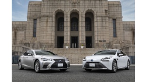 Toyota Mirai i Lexus LS z nowatorską technologią Advanced Drive Biuro prasowe
