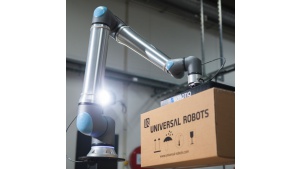Universal Robots dodaje do portfolio nowego przemysłowego cobota o udźwigu 20 kg