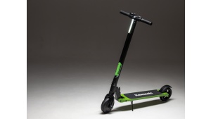 Premiera elektrycznej hulajnogi Kawasaki z mocnym silnikiem 350W