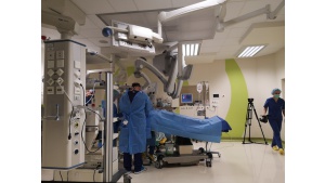 Pierwsze w Polsce wszczepienie nowatorskiego aktywnego implantu Biuro prasowe