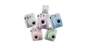 Fujifilm przedstawia nowy aparat natychmiastowy INSTAX MINI 12