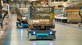 FORVIA zwiększyła wydajność logistyki dzięki flocie robotów MiR