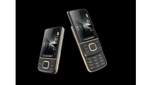 Tradycyjny, rozsuwany telefon – Blaupunkt FM 01 Biuro prasowe
